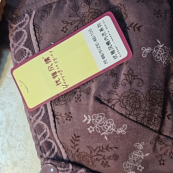 2 Bras - Picture 2 of 3